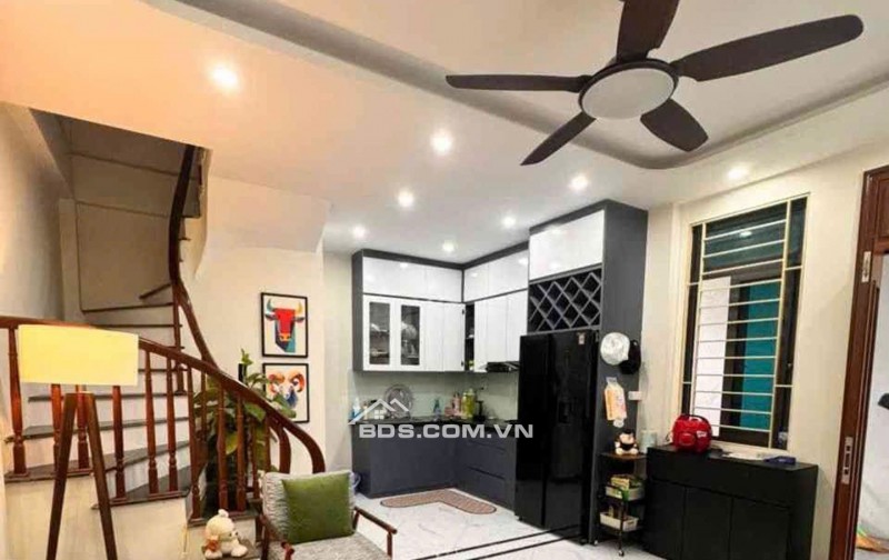 5 Tầng Mới Kính Kooong – 3,95 TỶ- Gần Chung Cư Lộc Ninh 