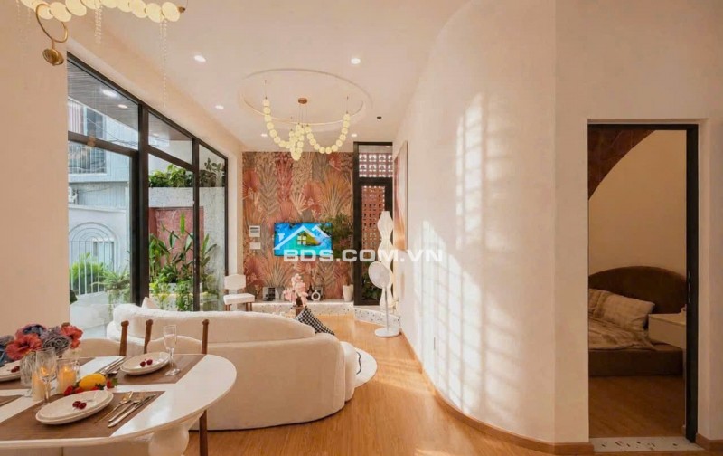 VILLA SÂN VƯỜN GẦN BIỂN THANH KHÊ – CHỈ 3 PHÚT ĐI BỘ RA BIỂN