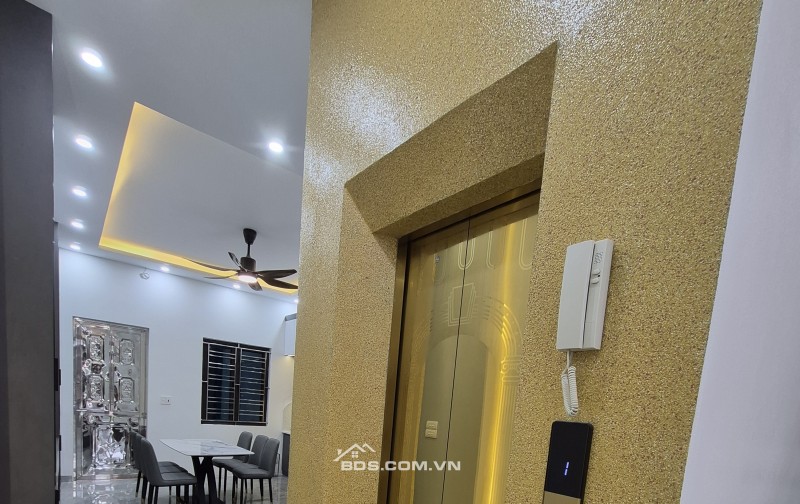 BÁN NHÀ 6.25 TỶ  4 TẦNG 81M2 CÓ THANG MÁY KHU ĐÔ THỊ HÒA VƯỢNG