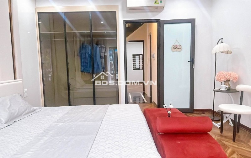 Bán Nhà Gần Đường Ô Tô, Hoàng Mai 40/43m,  4 tầng, mt 4.3m, giá 10.6 tỷ.