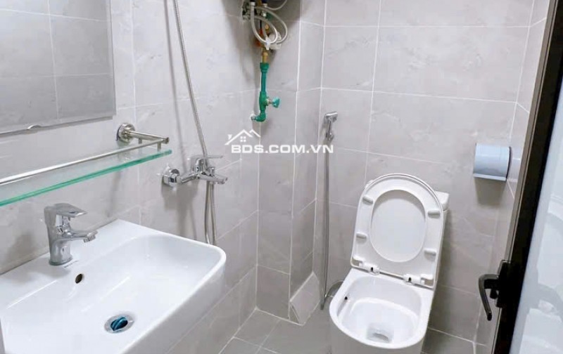 Bán toà nhà dòng tiền 100m2 8 tầng 32 phòng mới đã cho thuê 2 tỷ/năm cách ngã tư Sở 500m