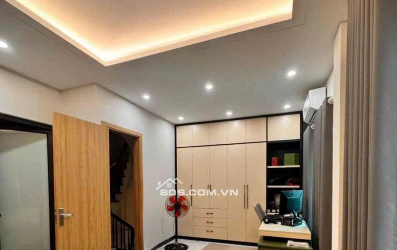  5 Tầng Mới Kính Kooong – 3,95 TỶ- Gần Chung Cư Lộc Ninh 