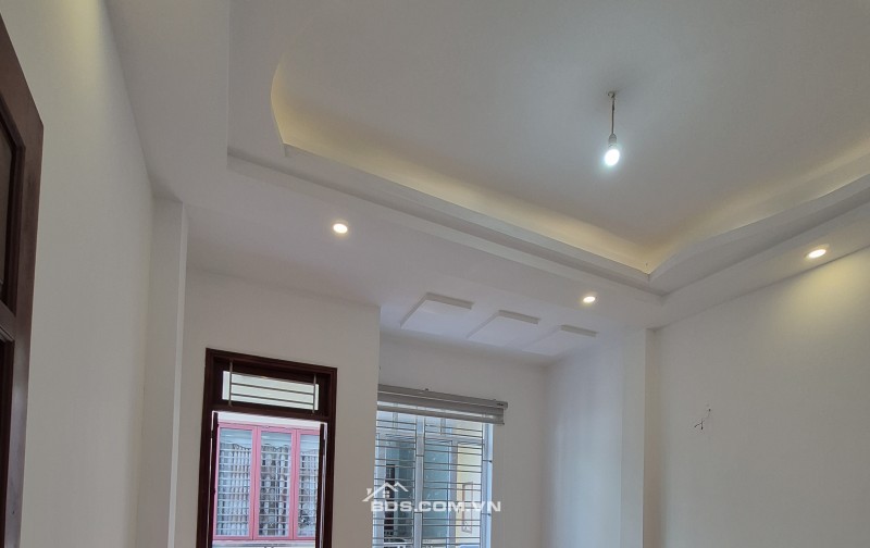 BÁN NHÀ ĐẸP 2.15 TỶ 3 TẦNG 45M2 ( ĐÔNG BẮC ) KHU GỐC MÍT