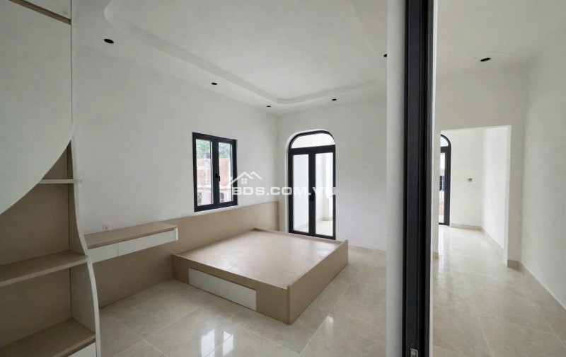 NHÀ NGỘP BÁN GẤP CĂN 1 TRỆT 1 LẦU Ở TRUNG TÂM TÂN UYÊN