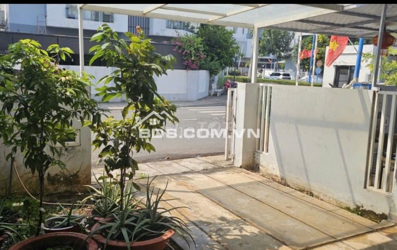 Bán nhà thô Khang Điền Mega Village 75m2, 3 tầng, sổ hồng