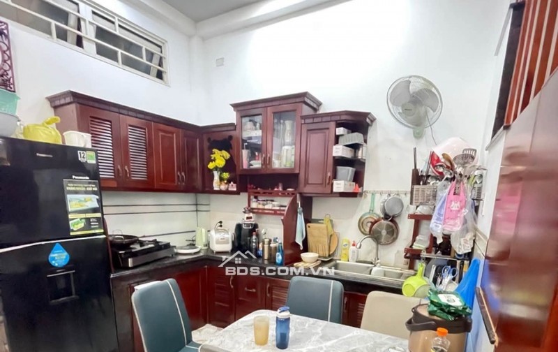 NHÀ 3 TẦNG Q.8 – HẺM XE HƠI TỚI CỬA KHU AN NINH HÀNG XÓM VĂN MINH