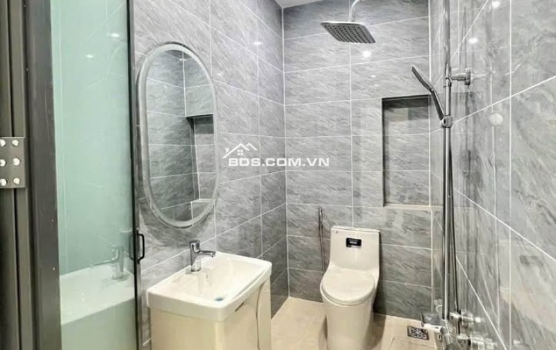 Bán nhà đẹp 1 trệt 1 lầu mới hoàn thiện đường Trần Khắc Chân khu B4 Đông Xuyên, P.Long Xuyên