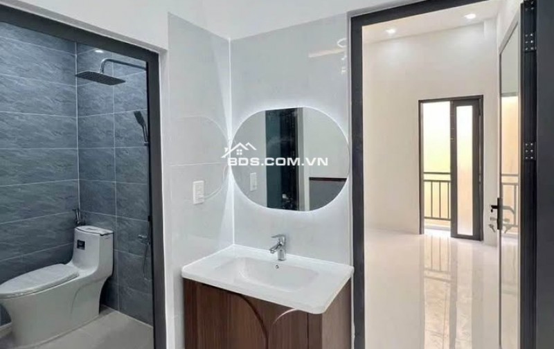 Bán nhà đẹp 1 trệt 1 lầu mới hoàn thiện đường Trần Khắc Chân khu B4 Đông Xuyên, P.Long Xuyên