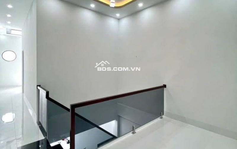 Bán nhà đẹp 1 trệt 1 lầu mới hoàn thiện đường Trần Khắc Chân khu B4 Đông Xuyên, P.Long Xuyên