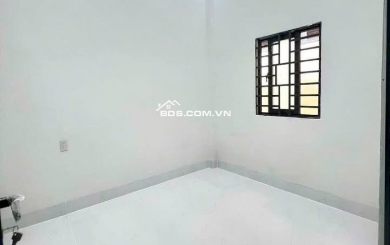 Bán nhà đẹp 1 trệt 1 lầu mới hoàn thiện đường Trần Khắc Chân khu B4 Đông Xuyên, P.Long Xuyên