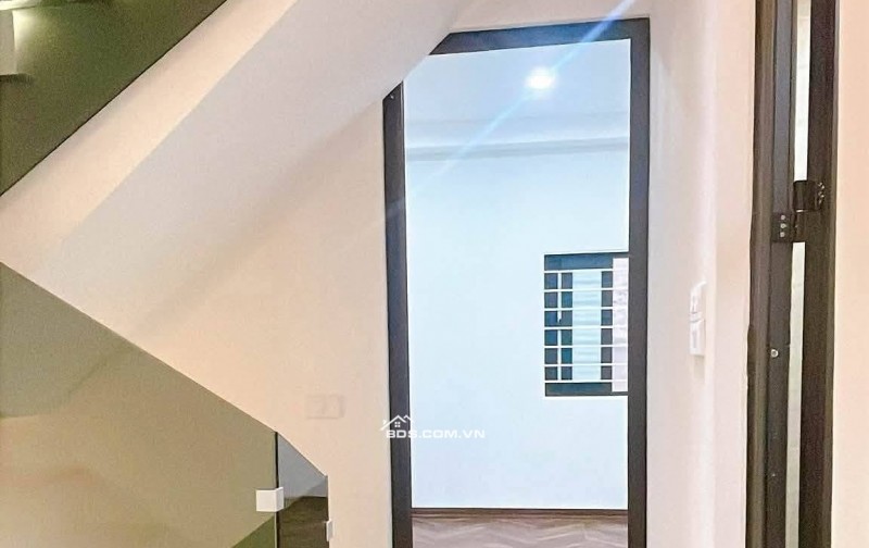 Bán Nhà Gần Đường Ô Tô, Hoàng Mai 40/43m,  4 tầng, mt 4.3m, giá 10.6 tỷ.