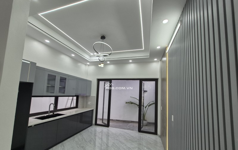 BÁN NHÀ ĐẸP 3.2 TỶ 3 TẦNG 96M2 CÓ SÂN Ô TÔ NGÕ ĐƯỜNG THÁI BÌNH