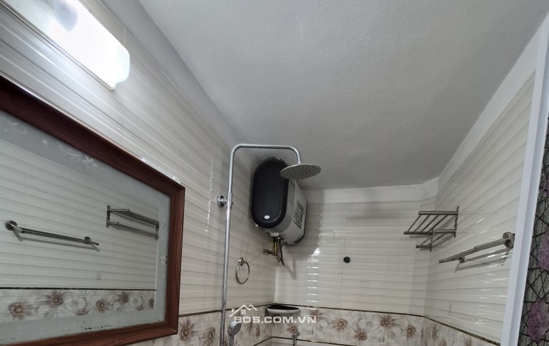 BÁN NHÀ ĐẸP 2.15 TỶ 3 TẦNG 45M2 ( ĐÔNG BẮC ) KHU GỐC MÍT