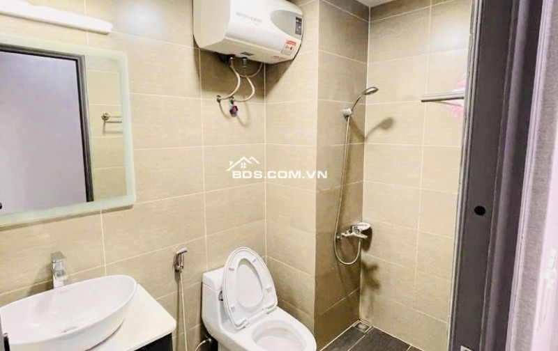  5 Tầng Mới Kính Kooong – 3,95 TỶ- Gần Chung Cư Lộc Ninh 