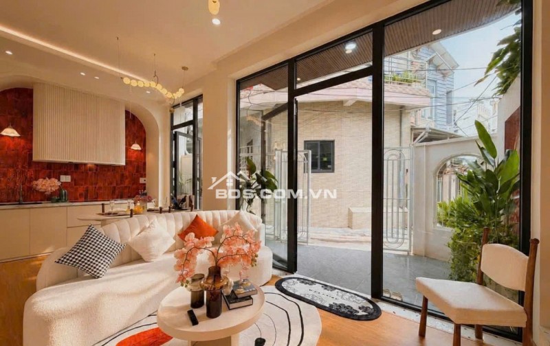 VILLA SÂN VƯỜN GẦN BIỂN THANH KHÊ – CHỈ 3 PHÚT ĐI BỘ RA BIỂN