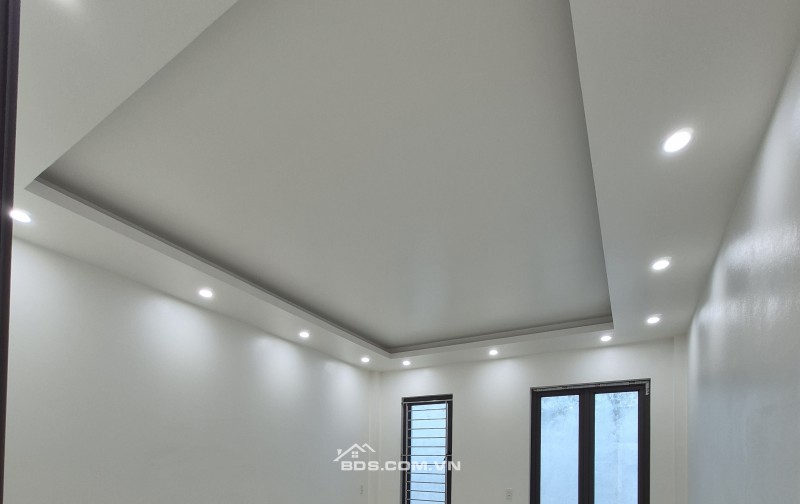 BÁN NHÀ 2.88 TỶ 3 TẦNG 45M2 ( TÂY NAM ) NGÕ RỘNG NGAY HỒ VỊ XUYÊN