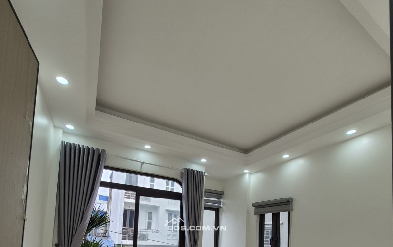 BÁN NHÀ ĐẸP 3.2 TỶ 3 TẦNG 96M2 CÓ SÂN Ô TÔ NGÕ ĐƯỜNG THÁI BÌNH
