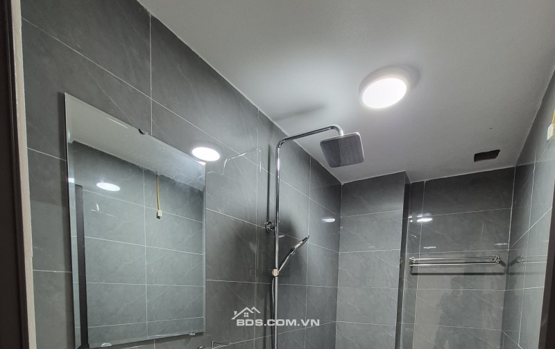 BÁN NHÀ 2.88 TỶ 3 TẦNG 45M2 ( TÂY NAM ) NGÕ RỘNG NGAY HỒ VỊ XUYÊN