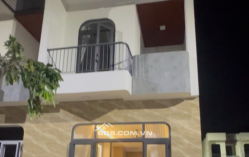 Nhà 1 Trệt 1 Lầu Phường Tân Hiệp TP Hồ Chí Minh Giá 2Tỷ5 Sổ Hoàn Cônh