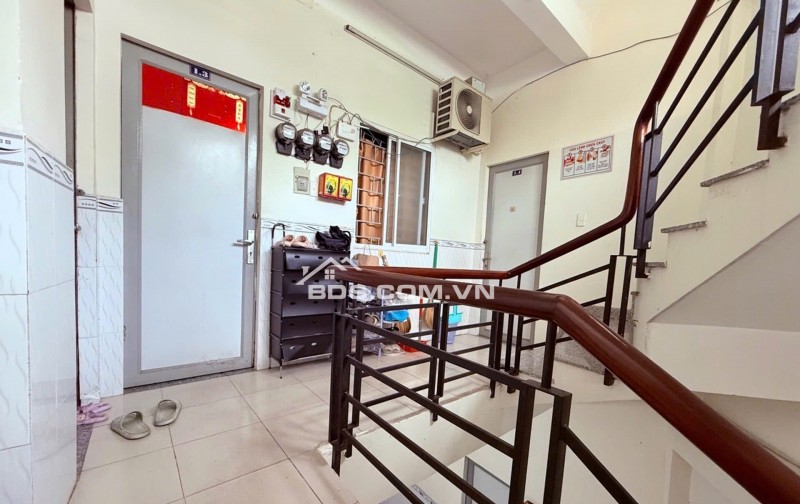 Bán Vinhomes Hóc Môn đường 13m lề đường 3m ngang 5m dài 10m 4 tầng BTCT