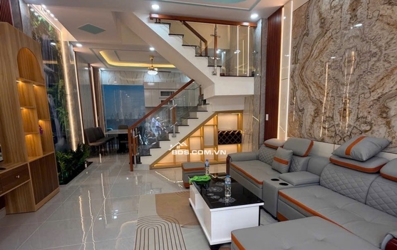 Nhà đẹp xách vali vào ở liền hẻm xe oto liên hệ ngay