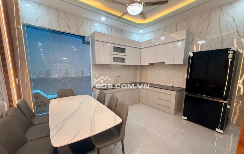 Nhà Đẹp Phú Nhuận sẵn nội thất hẻm xe hơi vào ở liền