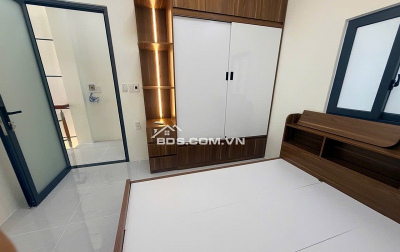 Nhà Đẹp Phú Nhuận sẵn nội thất hẻm xe hơi vào ở liền