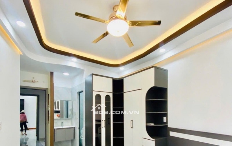 BÁN NHÀ TRUNG TÂM QUẬN 10 - 41M2 - 5 TẦNG BTCT - KẾ MẶT TIỀN - HẺM XE HƠI - 9.9 TỶ.