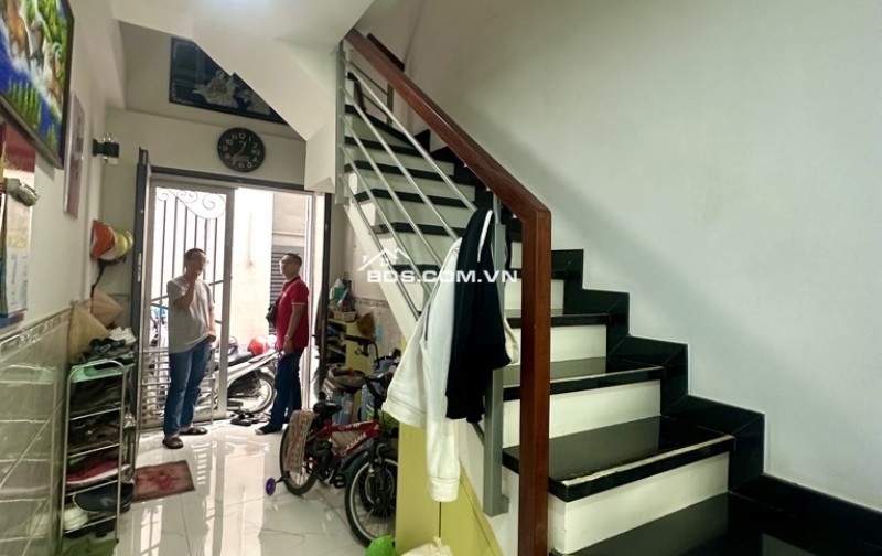 ⁉BÁN NHÀ ĐẸP 4 TẦNG - CMT8 SAU 1 CĂN MẶT TIỀN - 36M2 - NHỈNH 5 TỶ - TẶNG NỘI THẤT