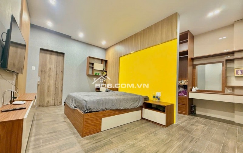 BÁN BIỆT THỰ MINI BÌNH TÂN 8.4M ngang - XÂY 7 TỶ tâm huyết - CÓ THANG MÁY - FULL NỘI THẤT