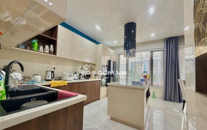BÁN BIỆT THỰ MINI BÌNH TÂN 8.4M ngang - XÂY 7 TỶ tâm huyết - CÓ THANG MÁY - FULL NỘI THẤT