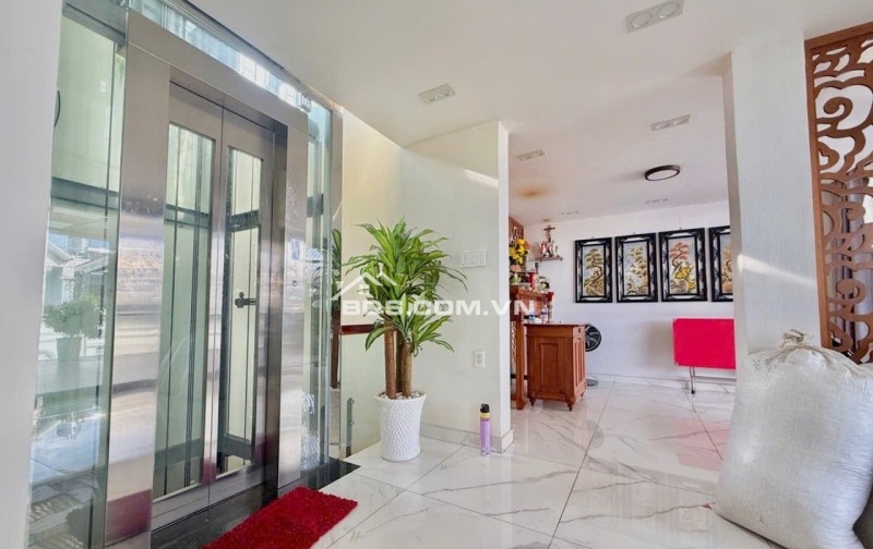 BÁN BIỆT THỰ MINI BÌNH TÂN 8.4M ngang - XÂY 7 TỶ tâm huyết - CÓ THANG MÁY - FULL NỘI THẤT