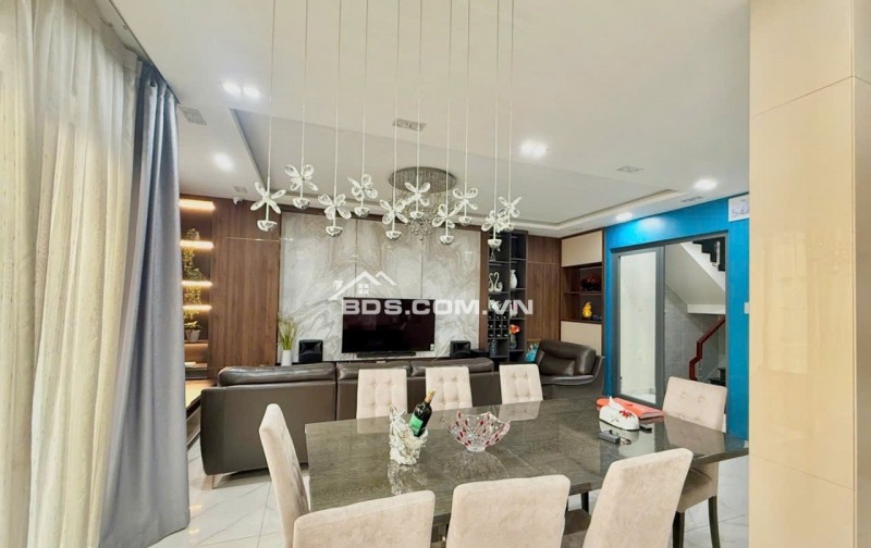 BÁN BIỆT THỰ MINI BÌNH TÂN 8.4M ngang - XÂY 7 TỶ tâm huyết - CÓ THANG MÁY - FULL NỘI THẤT