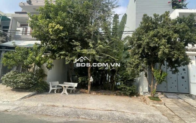 Cần bán lô đất vị trí ngay QL50 gần BXQ8 sổ sẵn full thổ cư