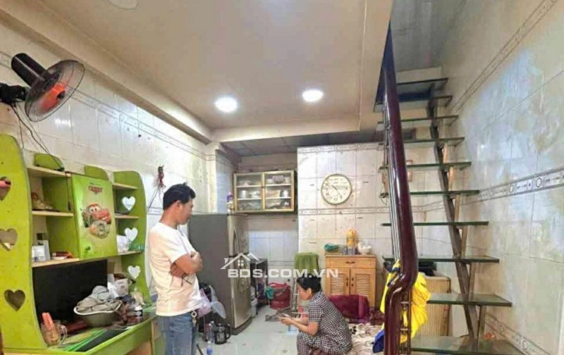 BÁN NHÀ CÁCH MẠNG THÁNG TÁM – GẦN MẶT TIỀN – 18M² – 3 TẦNG – CHỈ 2.95 TỶ