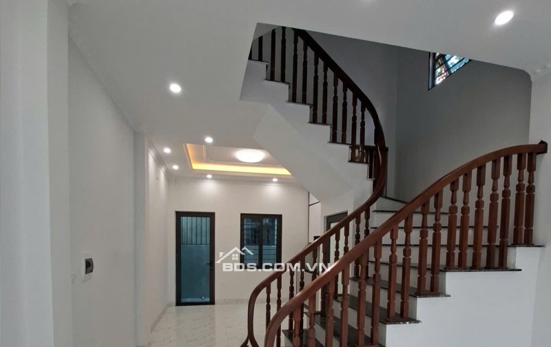 Bán nhà cạnh bệnh viện huyện, trường học, nhà mới tinh , chỉ việc xách vali vào ở ngay