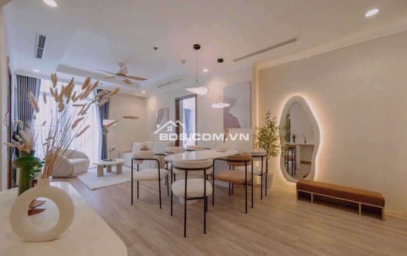 Do chuyển công tác nên cần bán căn penthouse tầng 18