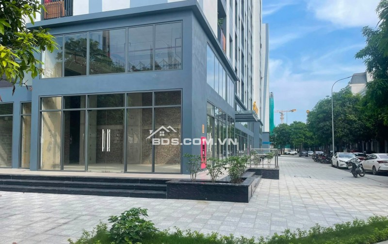  SHOP ĐẾP 50,3M² – GIÁ CHỈ 1,5X TỶ!  , view nội khu + view thẳng hồ bơi   Loại hình: SHOP ĐẾ   Diện tích: 50,3m²   Giá chỉ từ 1,5X tỷ 