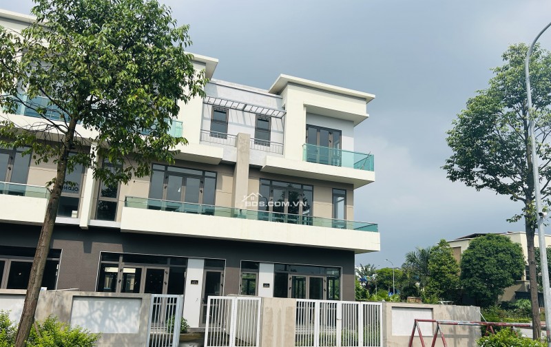 GIỎ HÀNG CĂN GÓC MẶT ĐƯỜNG 26M CENTA CITY - GIÁ 12,617 TỶ