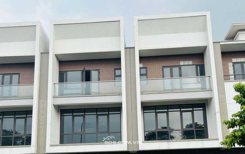  CÁCH HỒ GƯƠM CHỈ 12KM – SHOPHOUSE GÓC LÀN 1 TRỤC ĐƯỜNG CHÍNH | SỔ ĐỎ LÂU DÀI