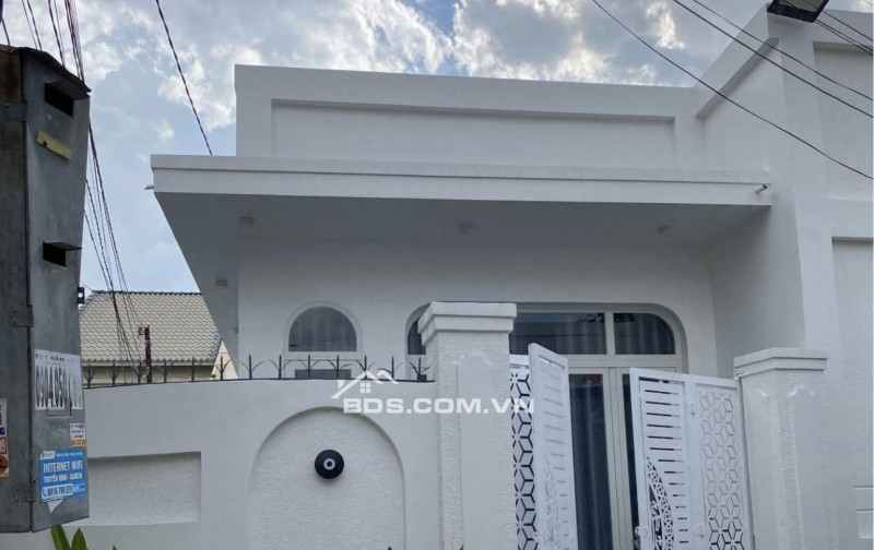 Bán nhà mới xây phường Phú Khương có sẵn nội thất  giá 2.1 tỷ