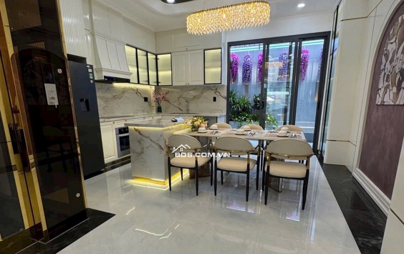 SIÊU PHẨM QUẬN 7 NHÀ PHỐ CỔ ĐIỂN LUXURY - CÓ THANG MÁY - SÁT PHÚ MỸ HƯNG