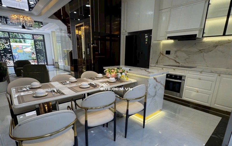 SIÊU PHẨM QUẬN 7 NHÀ PHỐ CỔ ĐIỂN LUXURY - CÓ THANG MÁY - SÁT PHÚ MỸ HƯNG