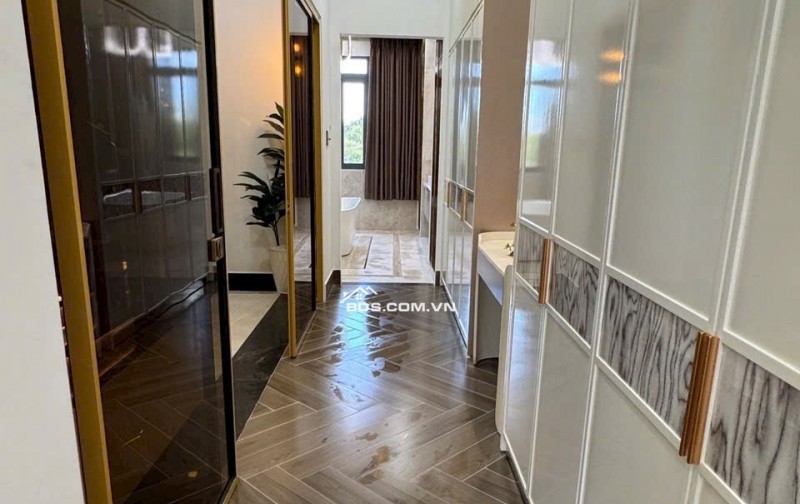 SIÊU PHẨM QUẬN 7 NHÀ PHỐ CỔ ĐIỂN LUXURY - CÓ THANG MÁY - SÁT PHÚ MỸ HƯNG
