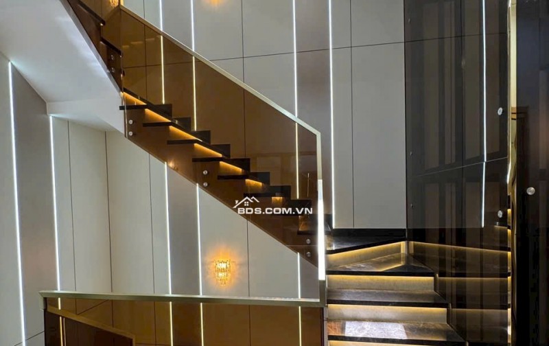 SIÊU PHẨM QUẬN 7 NHÀ PHỐ CỔ ĐIỂN LUXURY - CÓ THANG MÁY - SÁT PHÚ MỸ HƯNG