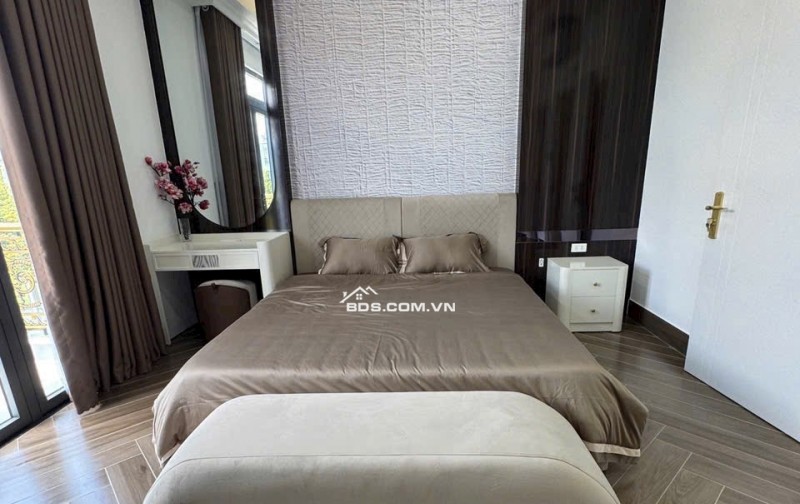 SIÊU PHẨM QUẬN 7 NHÀ PHỐ CỔ ĐIỂN LUXURY - CÓ THANG MÁY - SÁT PHÚ MỸ HƯNG