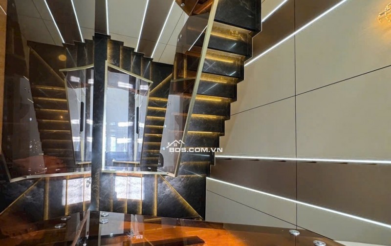SIÊU PHẨM QUẬN 7 NHÀ PHỐ CỔ ĐIỂN LUXURY - CÓ THANG MÁY - SÁT PHÚ MỸ HƯNG