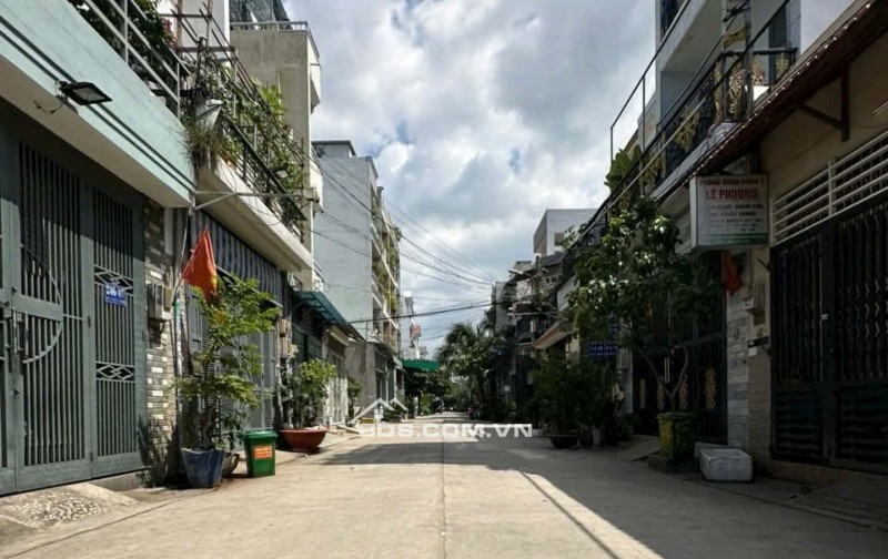   NHÀ MẶT TIỀN HẺM XE HƠI THÔNG NGAY CHỢ 26 THÁNG 3.    