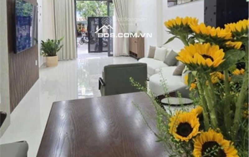 BÁN NHÀ MỚI 3 TẦNG ĐẸP LÔ GÓC MẶT TIỀN SỐ 56 ĐỒNG NAI NHA TRANG – SÁT TRỤC TỐ HỮU – DIỆN TÍCH 90M² NGANG 5,3M HƯỚNG ĐÔNG FULL NỘI THẤT GIÁ 11,9 TỶ