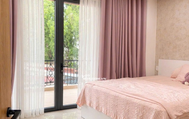 NHÀ MỚI Ở NGAY FULL NỘI THẤT - HẺM XE HƠI VÀO NHÀ THOẢI MÁI - TRUNG TÂM QUẬN 9 CŨ